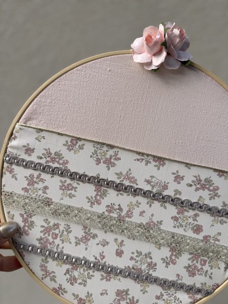 PORTE BARRETTES « Bouquet romantique poudré » BRODÉ