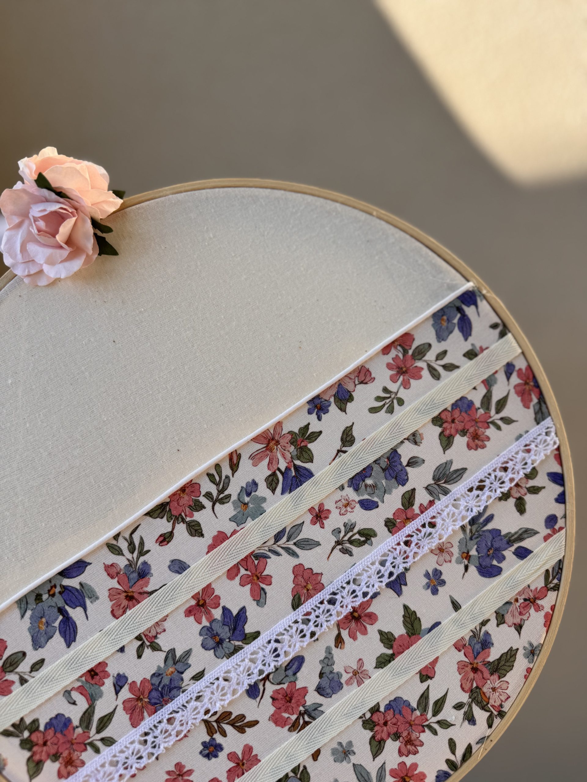 PORTE BARRETTES « Jardin Fleuri » BRODÉ – Image 2